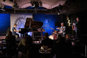 Felicitas Eickelberg, Nico Lohmann und Agustin Strizzi, Konzert in der Kunstfabrik Schlot, 6.9.2020